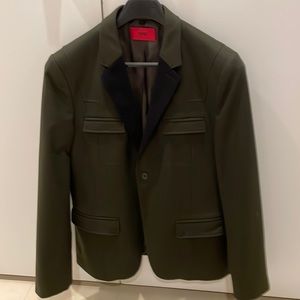 Hugo Boss men’s sport coat, dark olive, black lapel, 4 button closure, wool